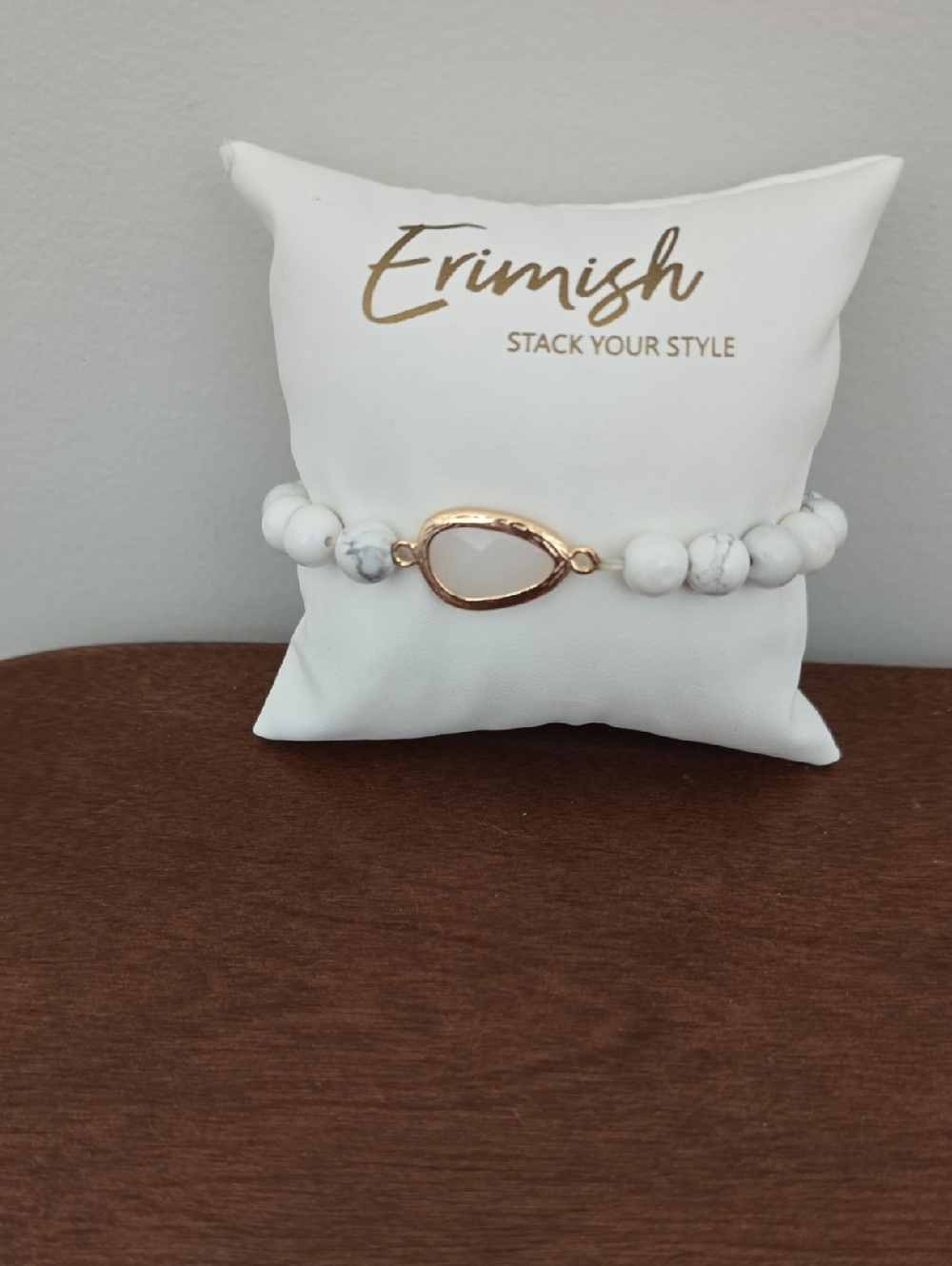 Erimish White Howlite Beaded Bracelet with Gold Teardrop (NWOT)
